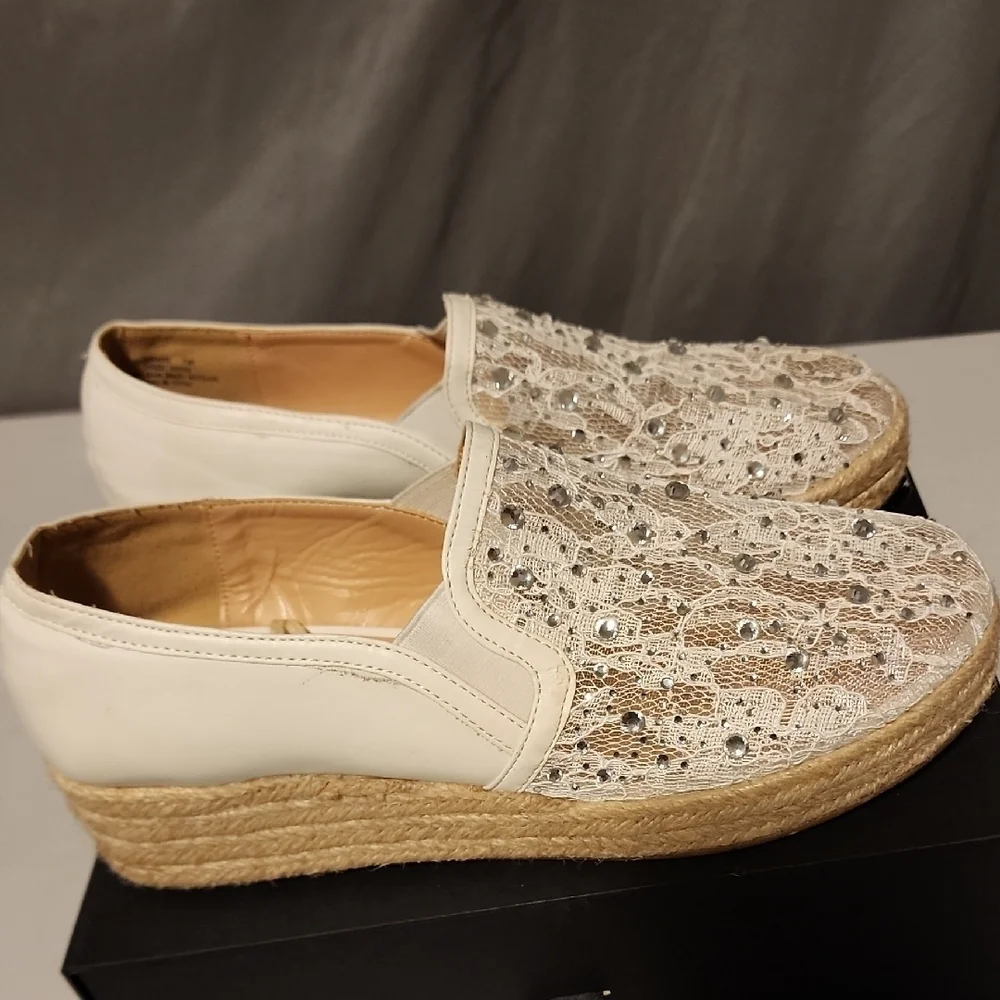 Elegant White Espadrilles with Intricate Lace Design